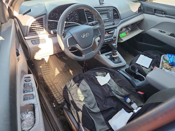 2017 HYUNDAI ELANTRA SE Base