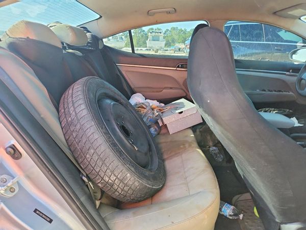 2017 HYUNDAI ELANTRA SE Base