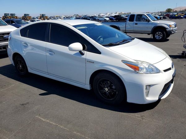 2015 TOYOTA PRIUS