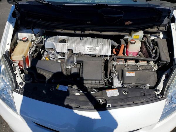 2015 TOYOTA PRIUS