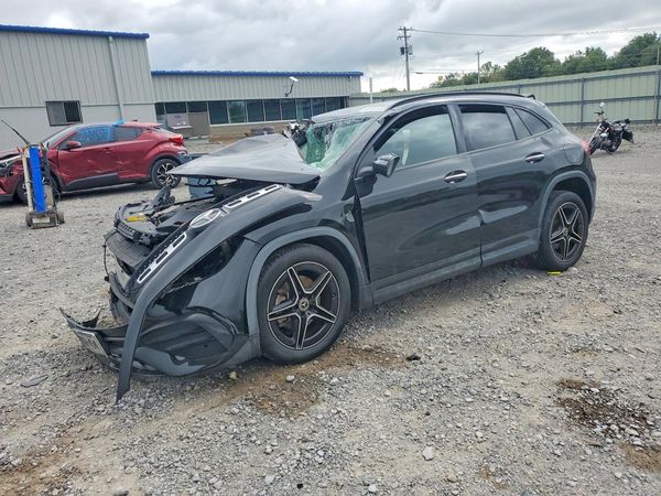 2021 MERCEDES-BENZ GLA-CLASS GLA250-4M — Front 3/4