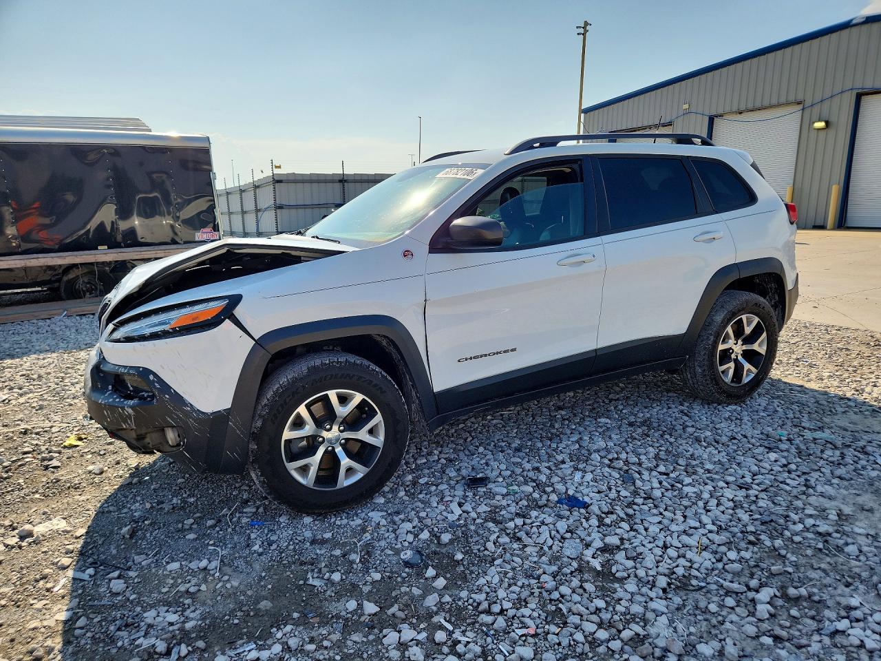 2016 JEEP CHEROKEE — Front 3/4