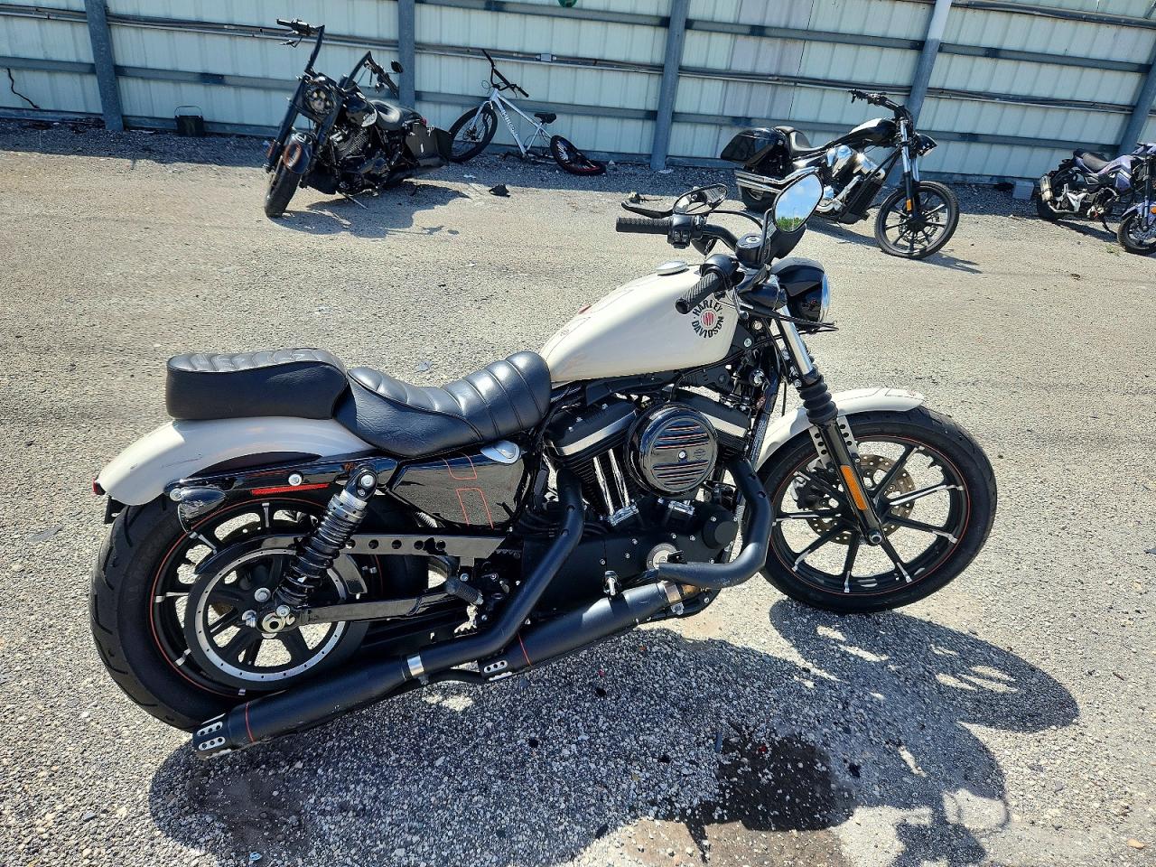 Harley-Davidson XL883