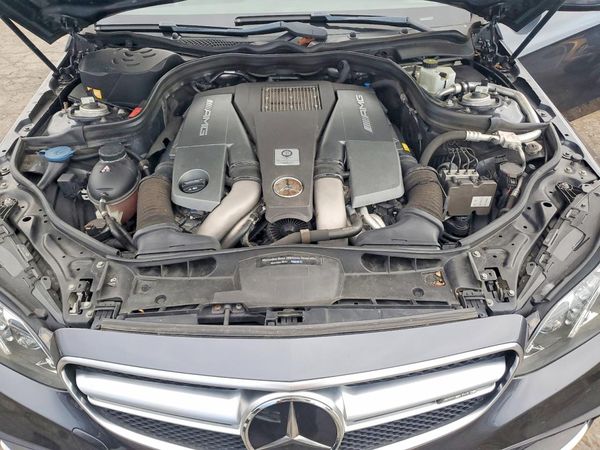 2015 MERCEDES-BENZ E E63 AMG-S — Engine bay