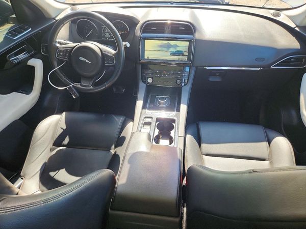 2019 JAGUAR F-PACE