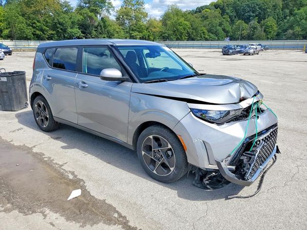 2023 KIA SOUL EX — Passenger 3/4