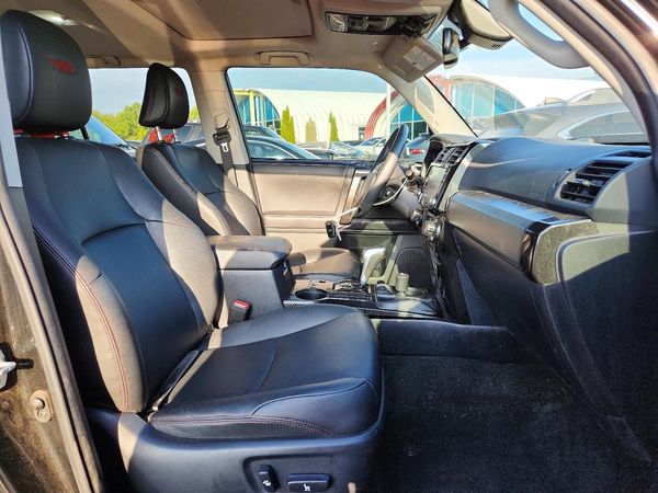 2022 TOYOTA 4RUNNER — DENT