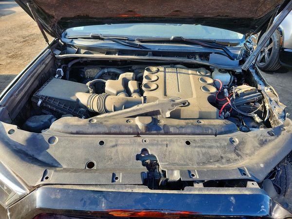 2022 TOYOTA 4RUNNER — Engine bay