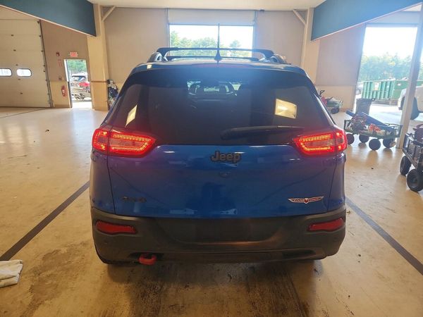 2018 JEEP CHEROKEE — DENT