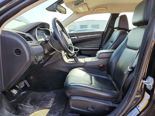 2015 CHRYSLER 300 Limited — DENT