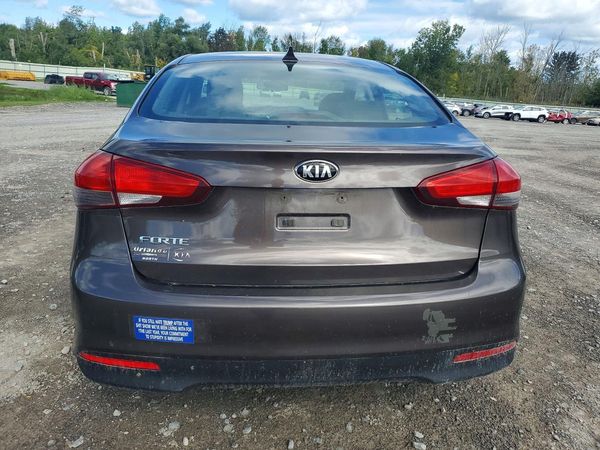 2017 KIA FORTE LX Base