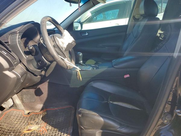 2013 INFINITI G37 — DENT