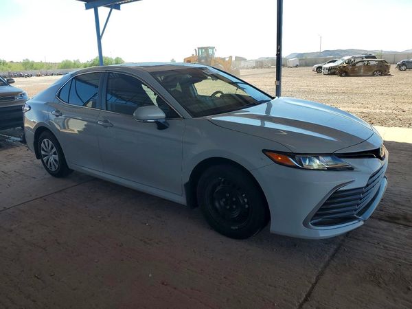 2024 TOYOTA CAMRY LE — Passenger 3/4