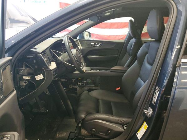 2019 VOLVO XC60 Inscription — DENT