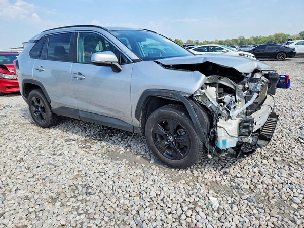 2019 TOYOTA RAV4 — Passenger 3/4