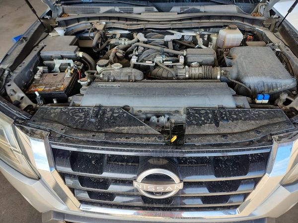 2021 NISSAN ARMADA SL — Engine bay