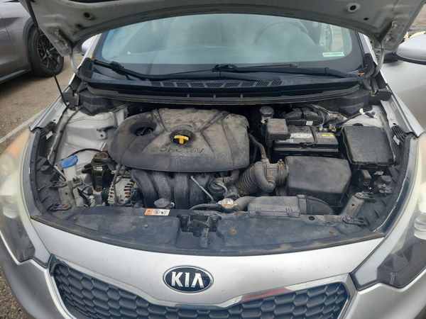 2015 KIA FORTE GL(Middle-low grade) — Engine bay