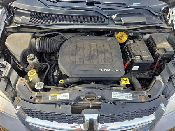 2016 DODGE GRAND CARAVAN SE — Engine bay