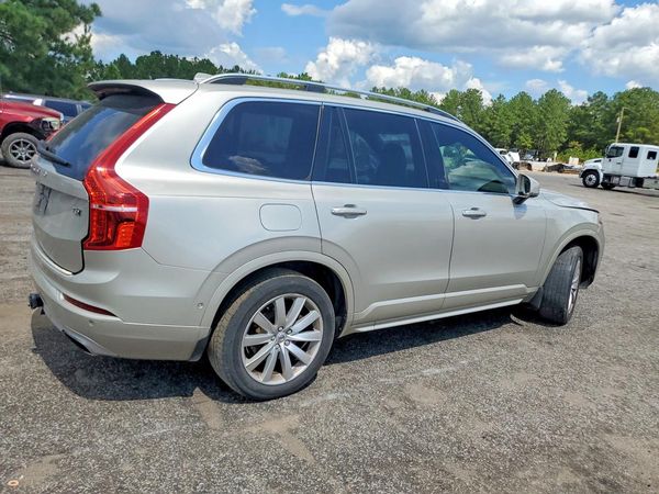 2017 VOLVO XC90 Momentum