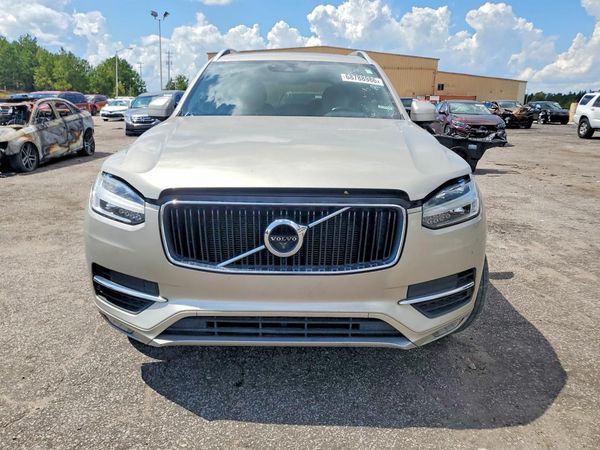 2017 VOLVO XC90 Momentum