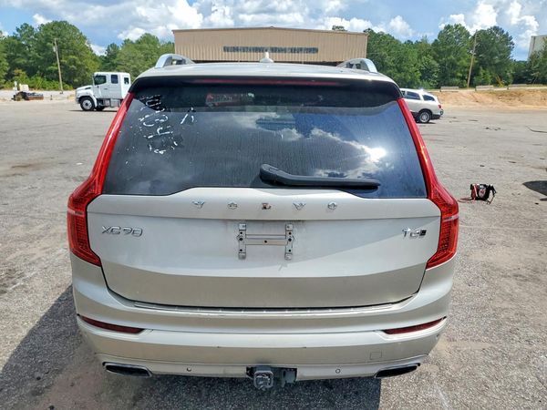 2017 VOLVO XC90 Momentum