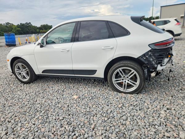 2020 PORSCHE MACAN