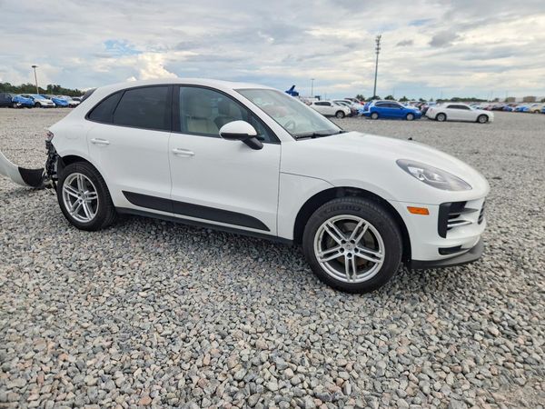 2020 PORSCHE MACAN