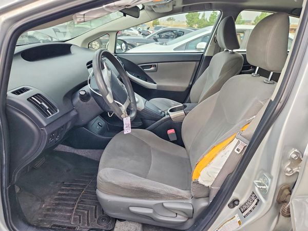 2013 TOYOTA PRIUS — DENT