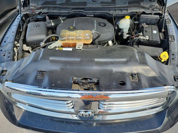 2015 RAM 1500 SLT — Engine bay