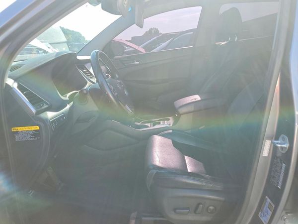 2016 HYUNDAI TUCSON — DENT