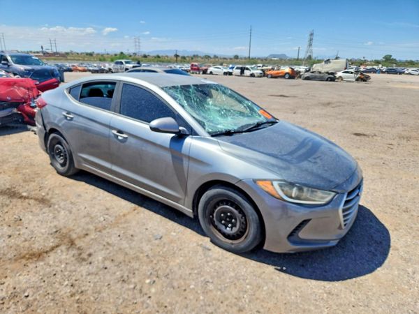 2018 HYUNDAI ELANTRA SE — Passenger 3/4