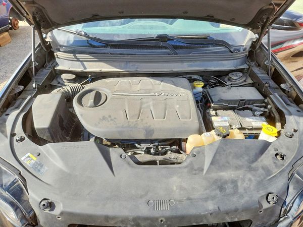 2019 JEEP CHEROKEE — Engine bay