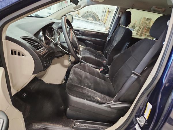 2014 DODGE GRAND CARAVAN — DENT