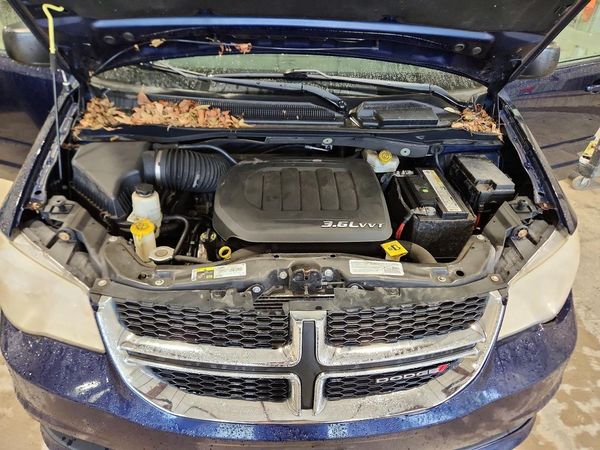 2014 DODGE GRAND CARAVAN — Engine bay