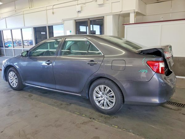 2014 TOYOTA CAMRY