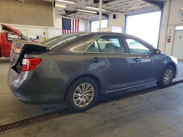 2014 TOYOTA CAMRY