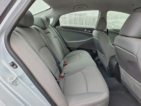 2012 HYUNDAI SONATA Middle-low level