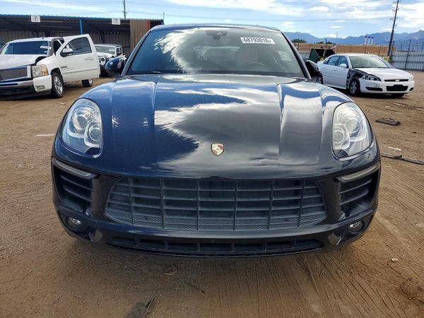2018 PORSCHE MACAN
