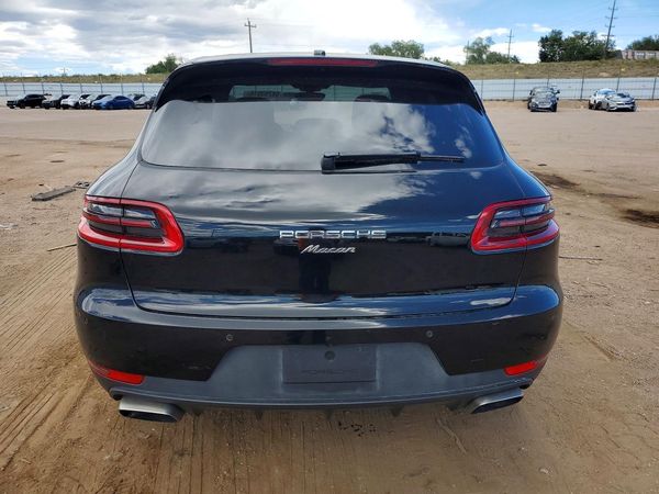 2018 PORSCHE MACAN