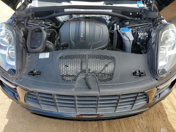 2018 PORSCHE MACAN