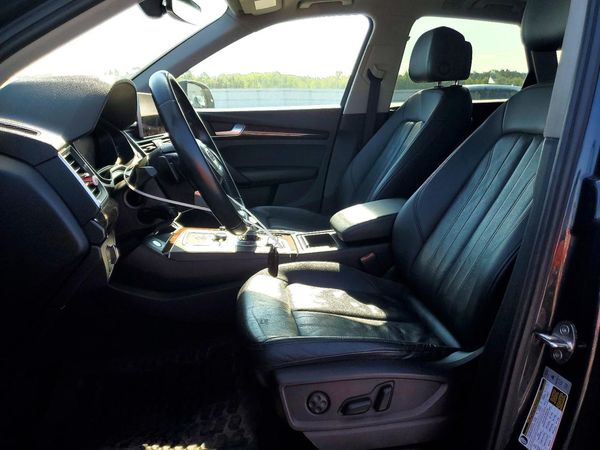 2018 AUDI Q5 quattro Premium — DENT