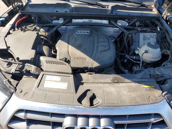 2018 AUDI Q5 quattro Premium — Engine bay
