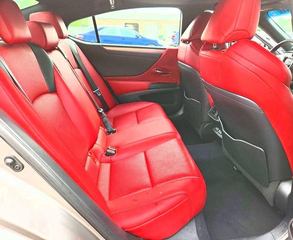 2019 LEXUS ES 350