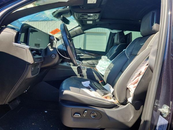 2024 CADILLAC ESCALADE Premium Luxury — DENT