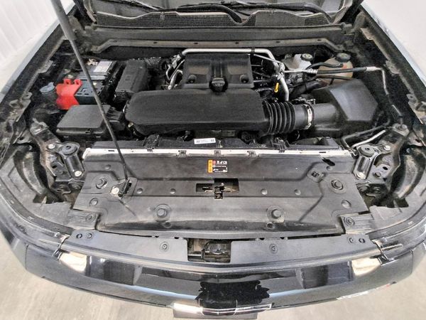 2025 CHEVROLET COLORADO ZR2 — Engine bay