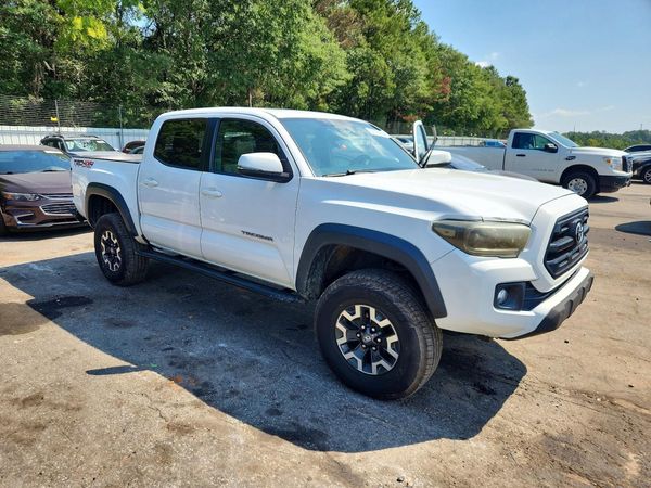 2017 TOYOTA TACOMA — Passenger 3/4