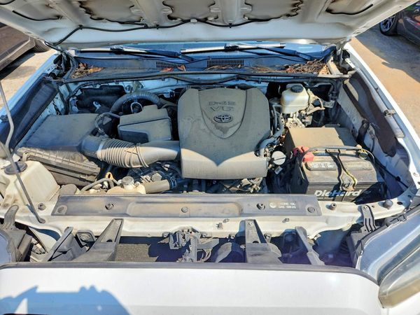 2017 TOYOTA TACOMA — Engine bay