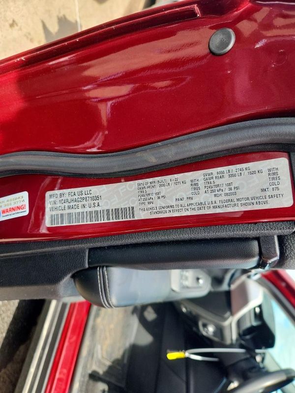 2023 JEEP GRAND CHEROKEE Laredo, Altitude — VINS