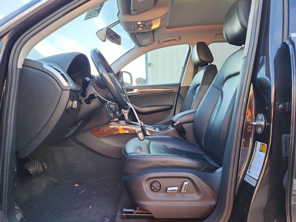 2017 AUDI Q5 quattro Premium — DENT