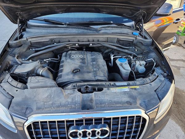 2017 AUDI Q5 quattro Premium — Engine bay